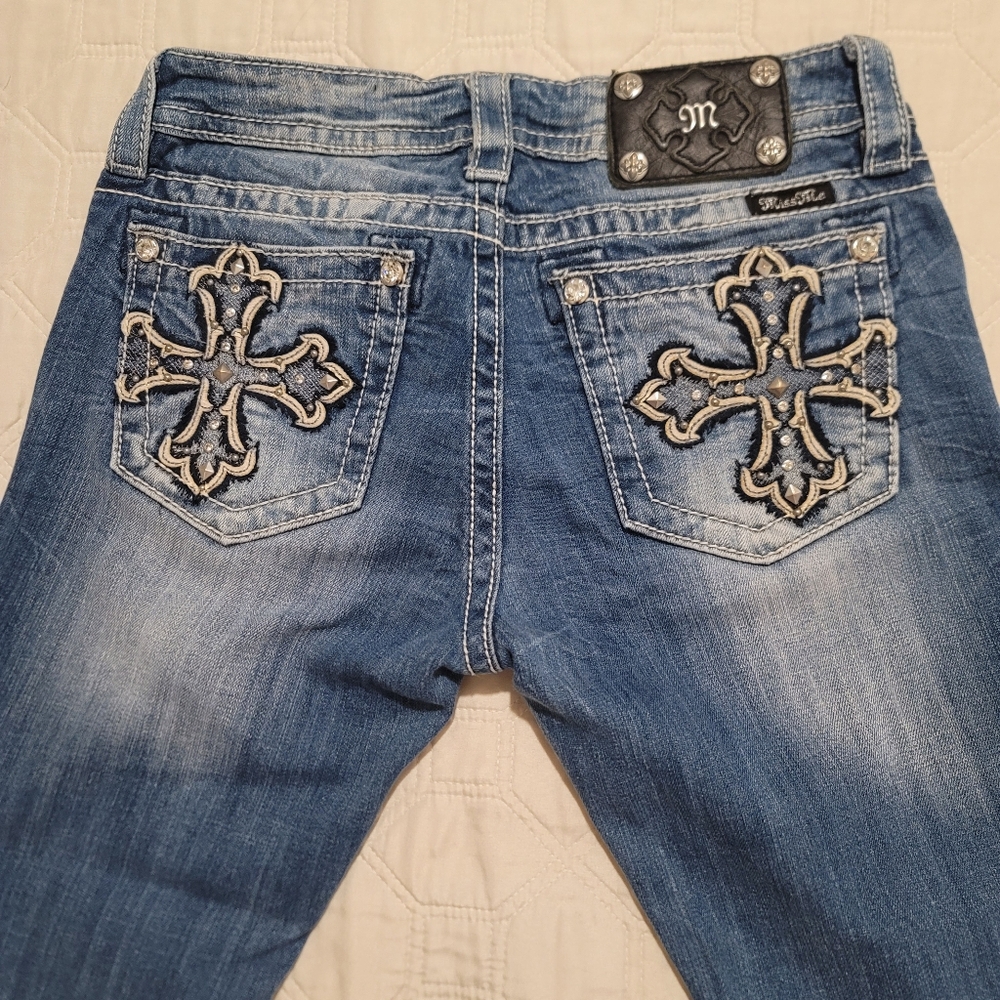 Miss Me Distressed Medium Light Wash Cuffed Capri Denim Pants Size 27